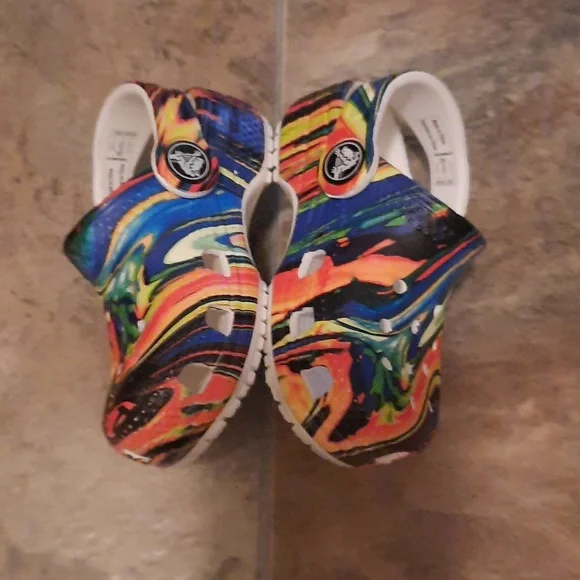 Crocs Out of this World Multi-Color, toddler size 5 - Picture 3 of 6